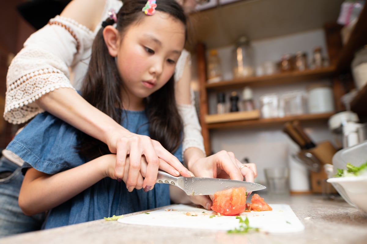 子どもに料理のお手伝いをさせてみよう!親子でできるおすすめレシピを紹介